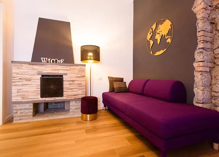 斯培西亚五渔村套房公寓 *