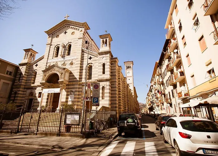 斯培西亚五渔村套房公寓 *